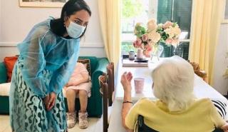 Κορονοϊός: Εμβολιάστηκε ηλικιωμένη 117 ετών - Η γηραιότερη στην Ελλάδα