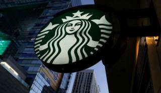 To YouPorn περνάει στην αντεπίθεση: Απαγορεύονται τα προϊόντα Starbucks στα γραφεία μας