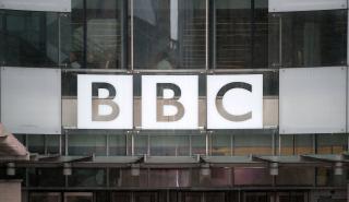 Ξεκίνησαν οι περικοπές στο BBC - Καταργούνται σχεδόν 400 θέσεις εργασίας
