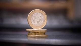 Είναι καλό που «διολισθαίνει» το ευρώ;