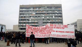 Ολοκληρώθηκε η πορεία διαμαρτυρίας στη Θεσσαλονίκη - Συγκρούσεις με την αστυνομία μετά το πέρας της