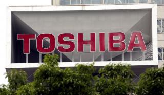 Σε δύο αντί για τρεις εταιρείες θα διασπαστεί τελικά η Toshiba