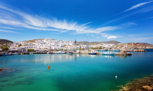 ΤτΕ: Η πτώση 10% της μέσης δαπάνης έριξε τα έσοδα από τον τουρισμό 