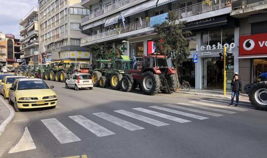 «Ζεσταίνουν τις μηχανές» των τρακτέρ οι αγρότες - Στην τελική ευθεία για τα μπλόκα