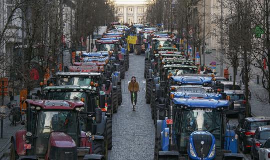 Στους δρόμους ξανά την Τρίτη οι αγρότες στις Βρυξέλλες