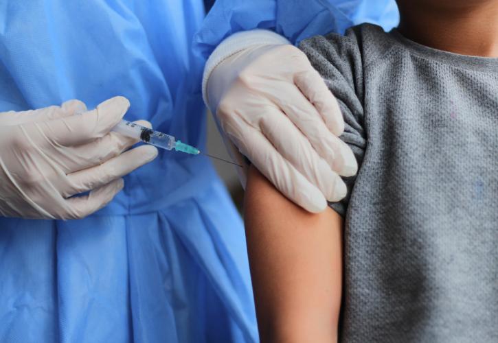 Χονγκ Κονγκ - COVID-19: Εξετάζεται ο υποχρεωτικός εμβολιασμός των παιδιών σχολικής ηλικίας