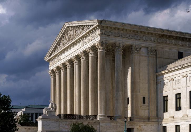 ΗΠΑ: Το Ανώτατο Δικαστήριο ανατρέπει ιστορική απόφαση για το δικαίωμα στην άμβλωση