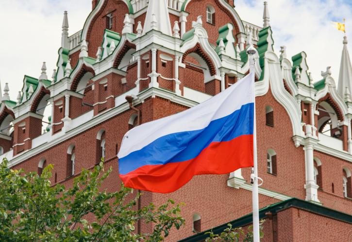 Ρωσία: Καταργεί όλους τους περιορισμούς για την Covid