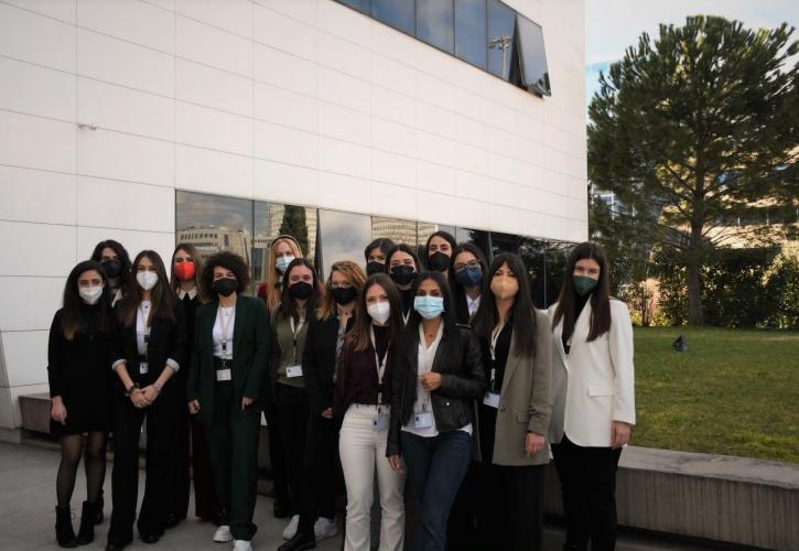 EY Ελλάδος: Προσελήφθησαν 20 απόφοιτες του ReGeneration Academy for Women in Data Engineering