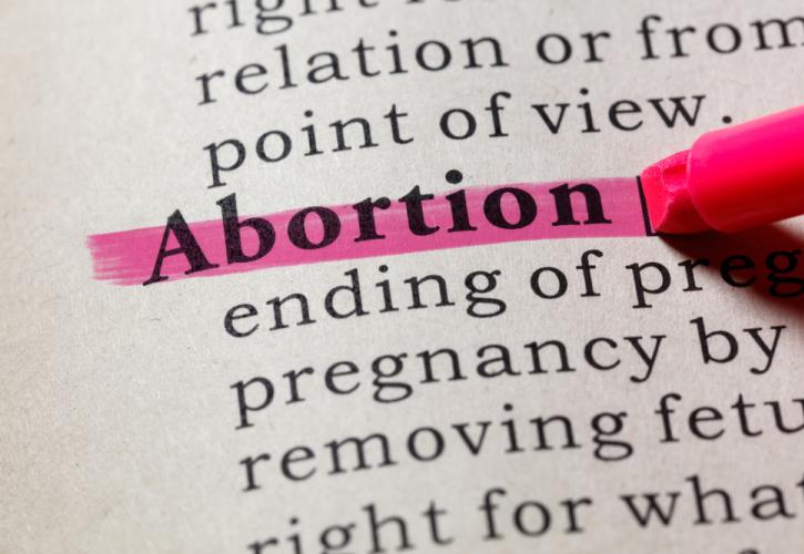 Η Αριζόνα τάσσεται υπέρ της κατάργησης νόμου που απαγορεύει εντελώς την άμβλωση