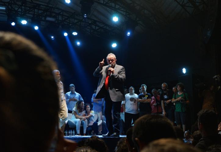 Βραζιλία: Ο πρώην πρόεδρος Λούλα ντα Σίλβα ανακοίνωσε ότι θα διεκδικήσει μια τρίτη θητεία στις εκλογές του Οκτωβρίου