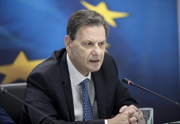 Σκυλακάκης: Η ελληνική οικονομία θα έχει μια επιβράδυνση, αλλά θα αποφύγει την ύφεση