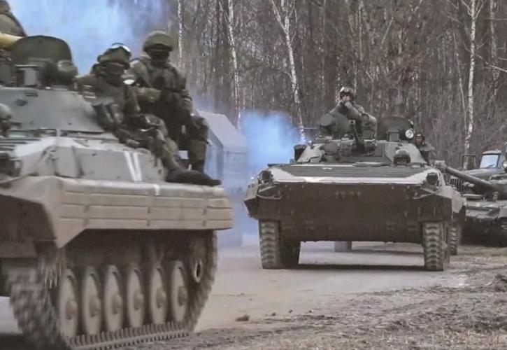 Βρετανία: Η Μόσχα χρησιμοποιεί υπέρμετρη πολεμική ισχύ στην Ουκρανία