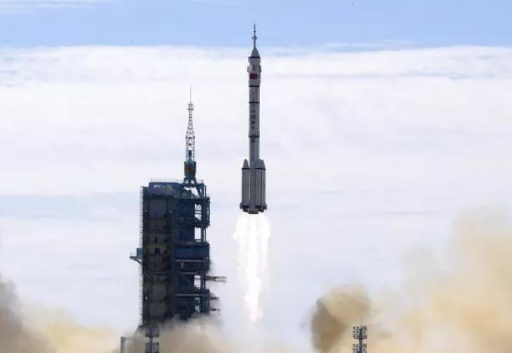 BBC: Συναγερμός για συντρίμμια κινέζικου πυραύλου σε τροχιά προς τη γη - Πού αναμένεται να πέσουν