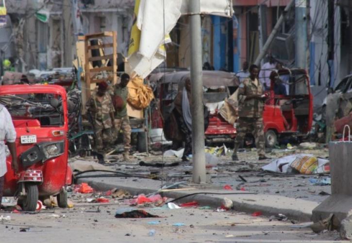 Σομαλία: Τουλάχιστον 100 νεκροί και 300 τραυματίες από διπλή επίθεση αυτοκτονίας