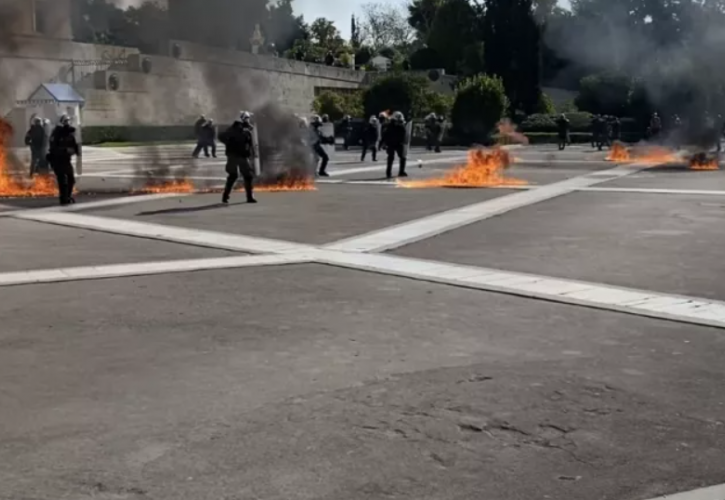 Απεργία: Επεισόδια στην Αθήνα - Μολότοφ και χημικά στη Θεσσαλονίκη