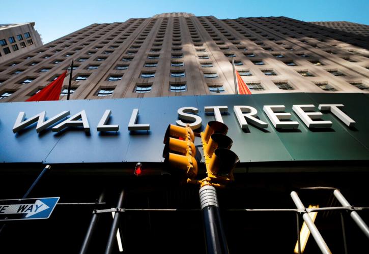Wall Street: «Έσπασε» το αρνητικό σερί με ισχυρό rebound από τις τράπεζες