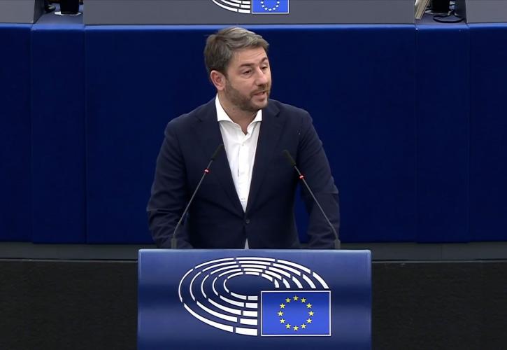 Ανδρουλάκης: Κανείς δεν έχει το δικαίωμα να θέτει σε καθεστώς ανυποληψίας την ευρωπαϊκή Δημοκρατία