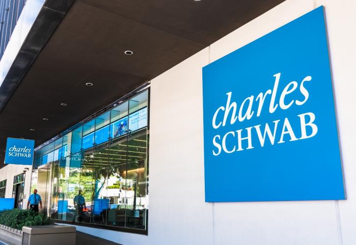 ΗΠΑ: Η Charles Schwab «ξορκίζει» το παράδειγμα της SVB και μιλά για ισχυρή αύξηση των εισροών