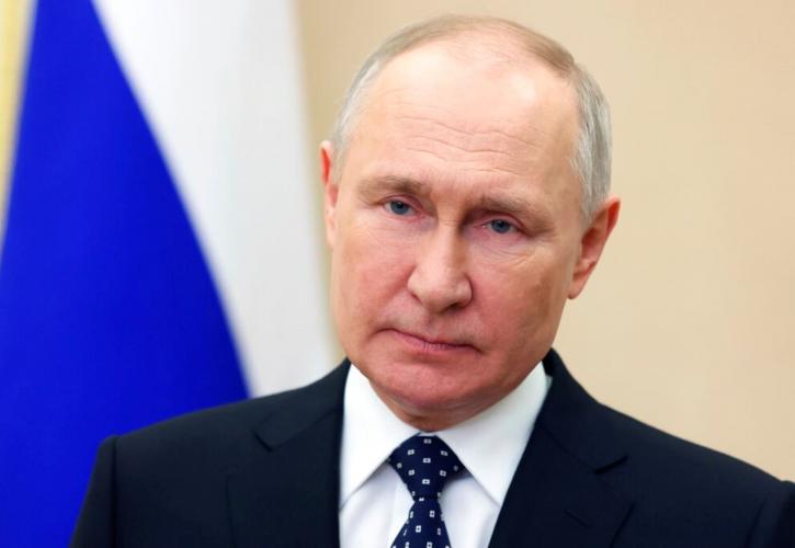 Πούτιν: Οι στρατιωτικές ασκήσεις για τη χρήση πυρηνικών όπλων δεν συνιστούν κλιμάκωση
