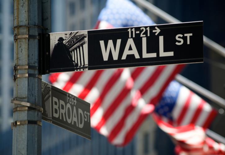 Πιέσεις στην Wall Street μετά την επιτάχυνση του πληθωρισμού