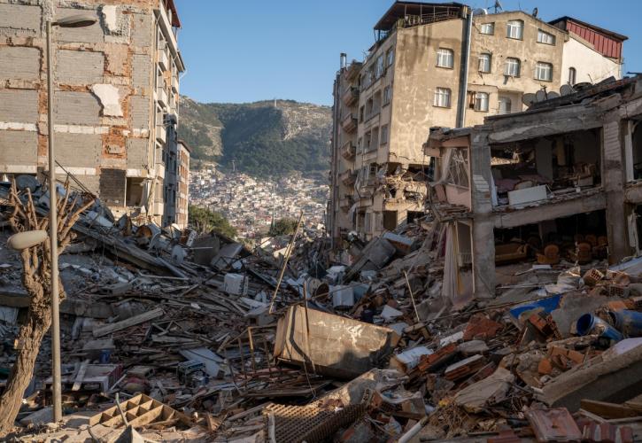 Τουρκία: Πώς το σύστημα Ερντογάν έθαψε τη χώρα στα ερείπια