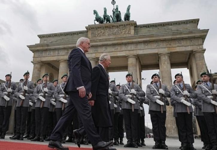Γερμανία: Ο βασιλιάς Κάρολος Γ' και η επιχείρηση "γοητεία" των Γερμανών