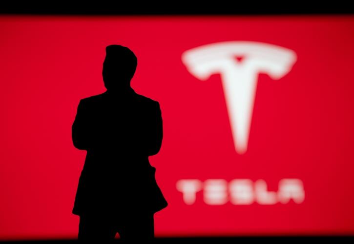 Tesla: Ανεβάζει τις τιμές στις ΗΠΑ, μετά τη «βουτιά» της μετοχής