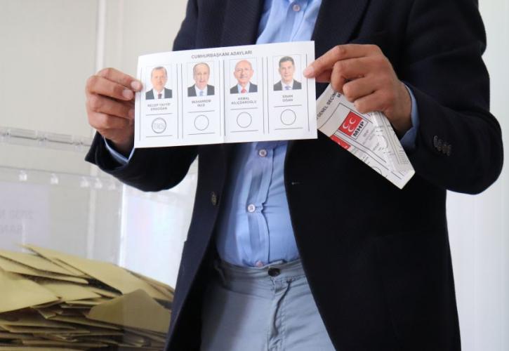 Εκλογές στην Τουρκία: Ολονύχτιο «ντέρμπι» Ερντογάν με τον Κιλιτσντάρογλου - «Προηγούμαστε» υποστηρίζει το CHP