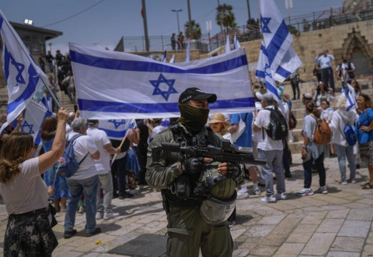 Ισραήλ: Διαδηλωτές έξω από την κατοικία του Νετανιάχου τον καλούν να παραιτηθεί