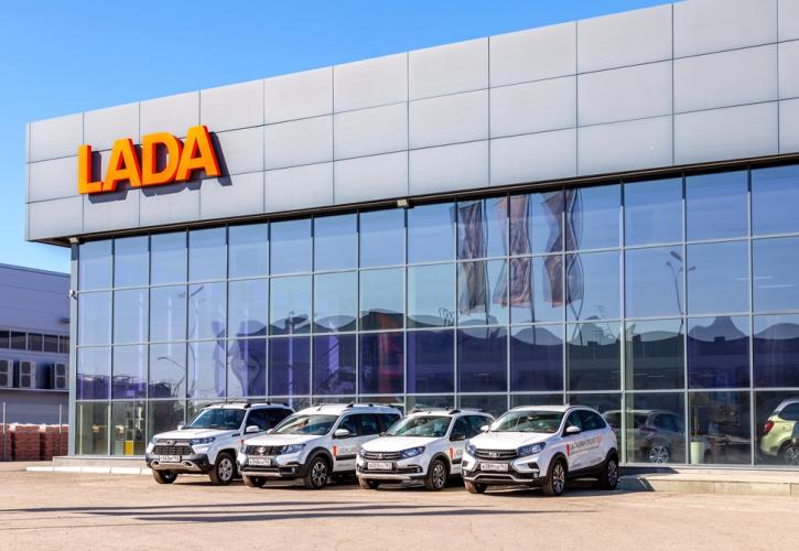 Ρωσία: Αύξηση 170% στις πωλήσεις οχημάτων τον Απρίλιο - Οι κυρώσεις για τον πόλεμο έφεραν μεγάλη άνοδο στα Lada