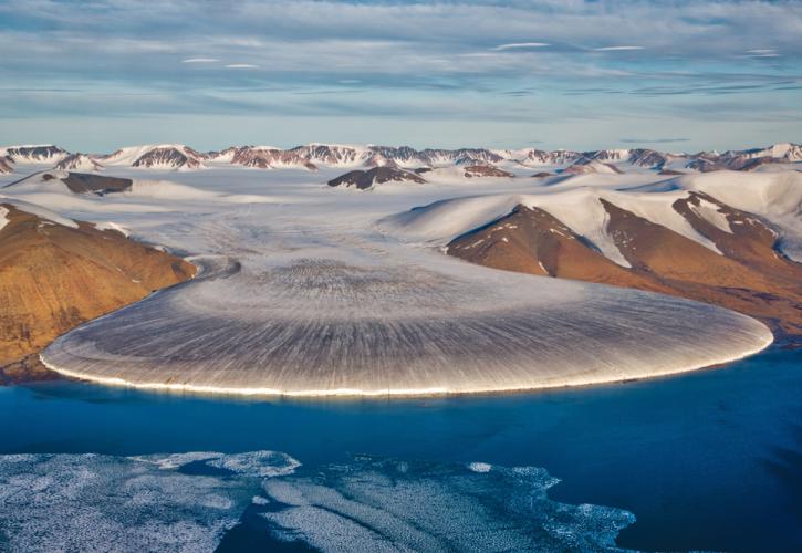 Έρευνα: Οι παγετώνες στη Γροιλανδία λιώνουν 3 φορές πιο γρήγορα απ' ότι τον 20ο αιώνα