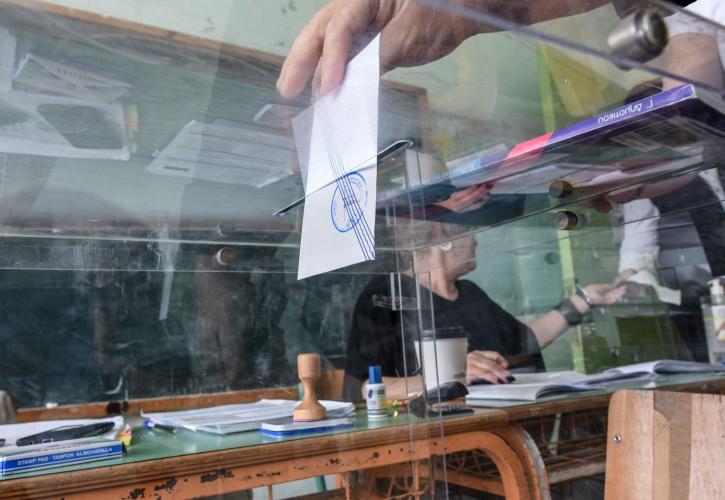 Τροπολογία ΣΥΡΙΖΑ για τη διευκόλυνση των εποχικά εργαζομένων στην άσκηση του εκλογικού τους δικαιώματος