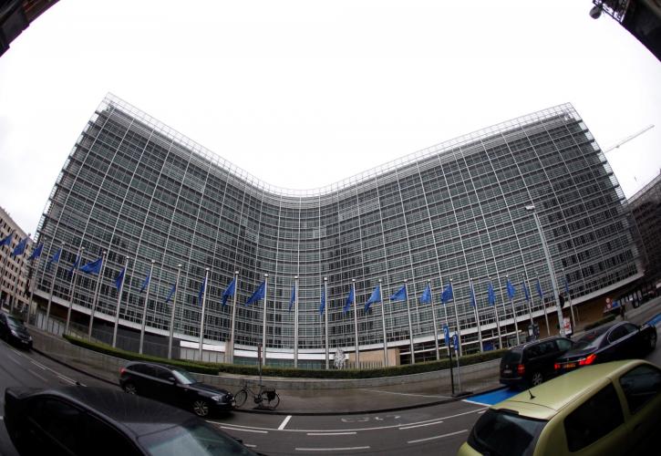 Κομισιόν: Ζητά εξηγήσεις από την EBU για την απαγόρευση της σημαίας της ΕΕ στον διαγωνισμό της Eurovision