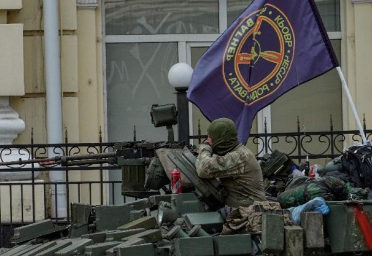 Ρωσία: Η FSB αποσύρει την δίωξη κατά της Wagner - Παραδίδουν οπλισμό οι μισθοφόροι