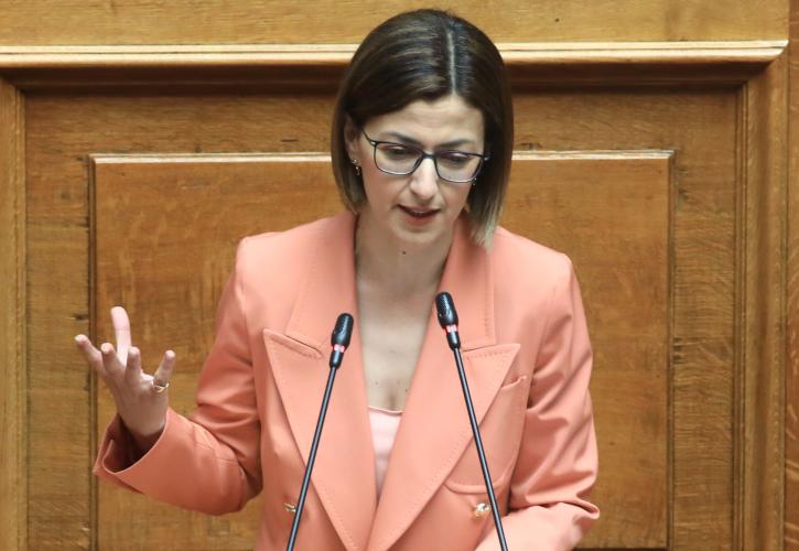 Αγαπηδάκη: Απροκάλυπτη συμπαράταξη με συμφέροντα που επιχειρούν την αποσταθεροποίηση της κυβέρνησης