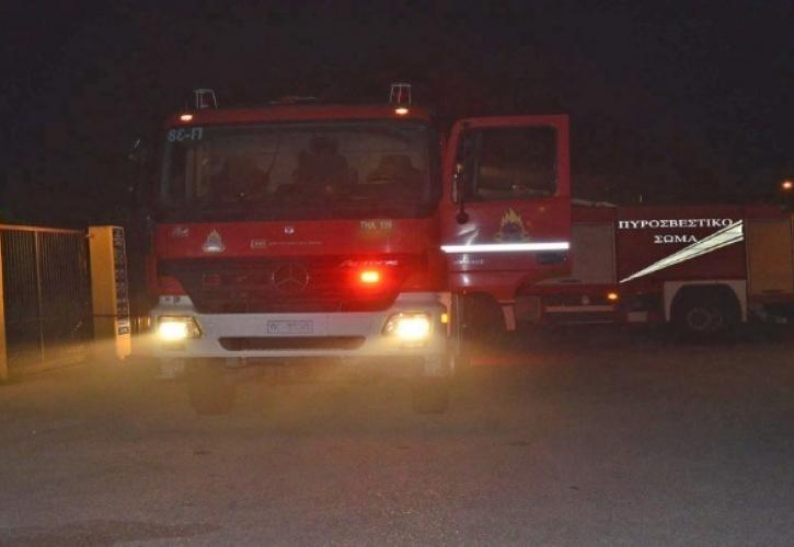 Ηράκλειο: Πυρκαγιά στις Γωνιές Πεδιάδος - Μεγάλη επιχείρηση της Πυροσβεστικής