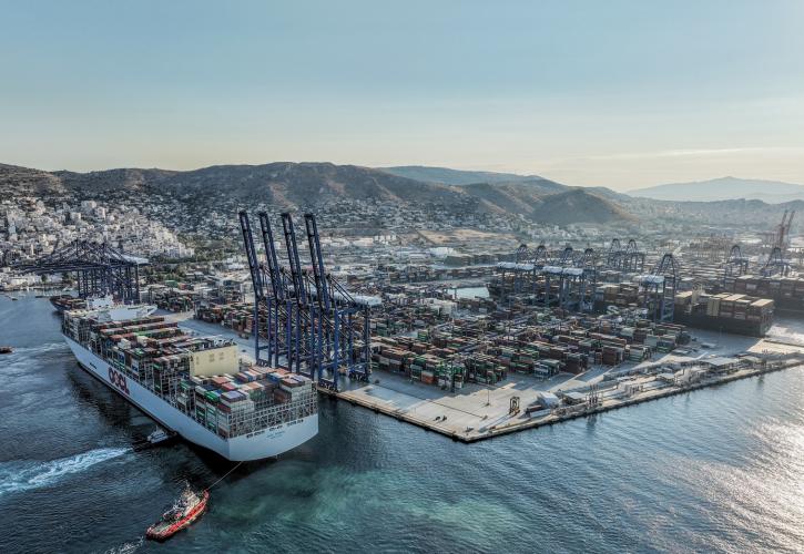 Πειραιάς: Η σημασία του mega πλοίου OOCL PIRAEUS και οι νέες επενδύσεις της PCT