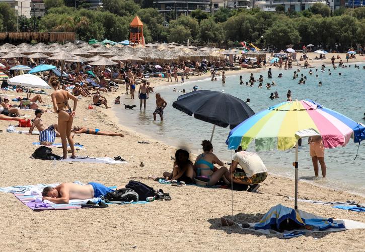 Καύσωνας: «Καμίνι» η Ελλάδα το Σαββατοκύριακο - Νέο κύμα από την ερχόμενη εβδομάδα