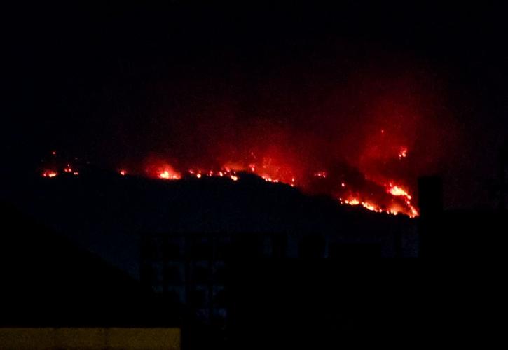 Πυρκαγιά κοντά στο αεροδρόμιο της Μήλου - Εστάλη 112 για την παραλία Τσιγκράδο