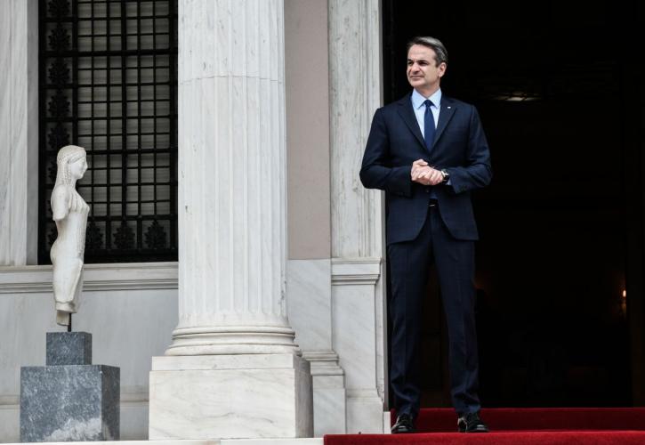 «Κλειδώνει» δομική αλλαγή στο πρωθυπουργικό γραφείο πριν τη ΔΕΘ – Πρώτες δημοσκοπήσεις και υπόγεια ρεύματα στον ΣΥΡΙΖΑ