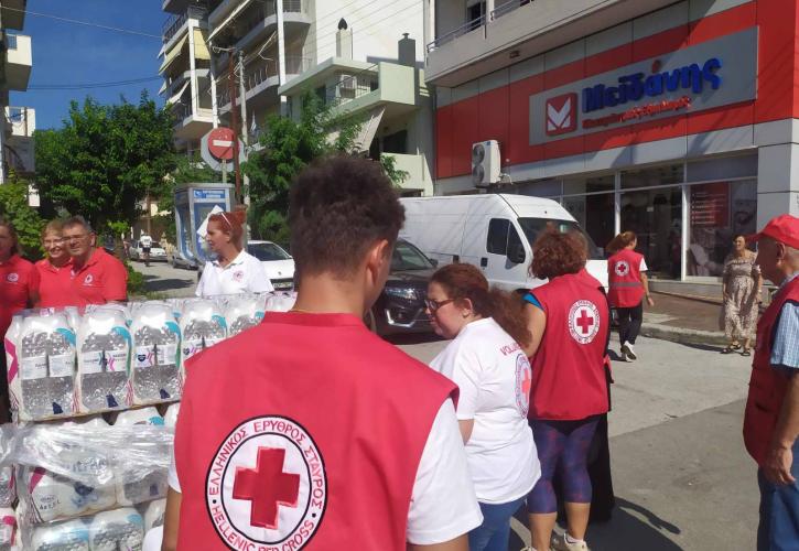 Ερυθρός Σταυρός: Αποστολή 50.000 εμφιαλωμένων νερών σε Βόλο και Λάρισα