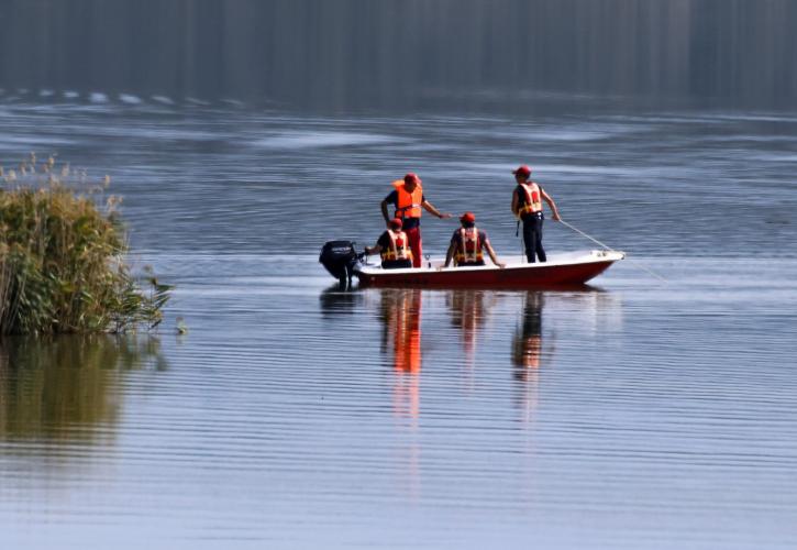 Νεκρός ο αγνοούμενος ψαράς στη λίμνη Κάρλα - Εντοπίστηκε η σορός του