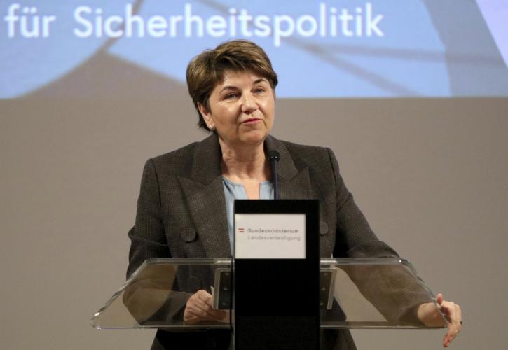 Νέα κυβέρνηση στην Ελβετία - Η Βιόλα Άμχερντ πρόεδρος της χώρας