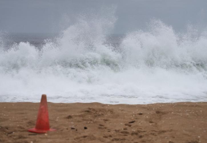 Καλιφόρνια: Σε κατάσταση συναγερμού για ακραία καιρικά φαινόμενα - Κύματα 12 μέτρων στις ακτές
