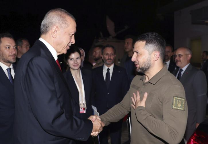 Συνάντηση Ερντογάν - Ζελένσκι: «Έτοιμη η Τουρκία να αναλάβει ειρηνευτική πρωτοβουλία με μια σύνοδο κορυφής»