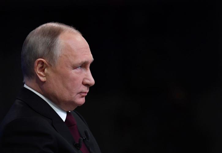 Πούτιν: Η Ρωσία εξετάζει το ενδεχόμενο να αλλάξει το πυρηνικό της δόγμα