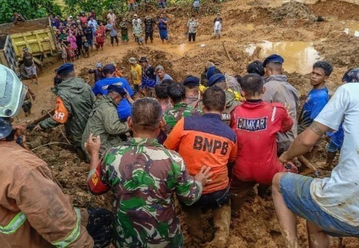 Ινδονησία: Τουλάχιστον 41 νεκροί, 17 αγνοούμενοι από πλημμύρες και κατολισθήσεις
