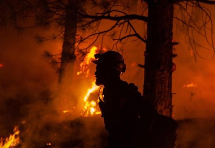 ΗΠΑ: Δασική πυρκαγιά στη βόρεια Καλιφόρνια - Χιλιάδες κάτοικοι εγκαταλείπουν τις εστίες τους