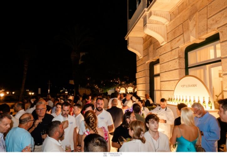 Λάμψη και κοσμοπολίτικη διάθεση στο Moët & Chandon Welcome Party του Spetses Classic Yacht Regatta 2024
